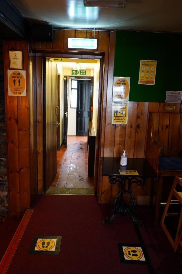 狐狸与猎犬酒店 利德福德 外观 照片